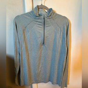 Lululemon men’s metal vent tech 1/2 zip LARGE